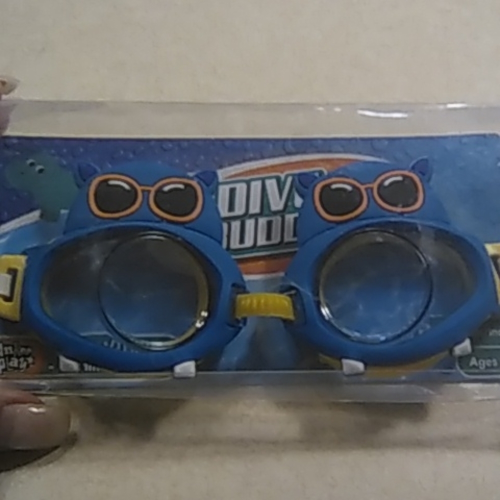 Hippo goggles